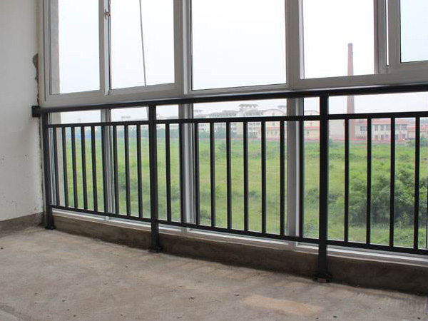 陽(yáng)臺(tái)窗戶護(hù)欄