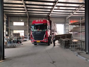 金用護欄2020年8月5日鋅鋼陽臺護欄裝車發貨！