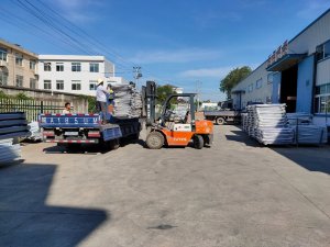 金用護(hù)欄2020年8月15日鋅鋼陽臺護(hù)欄裝車發(fā)貨！