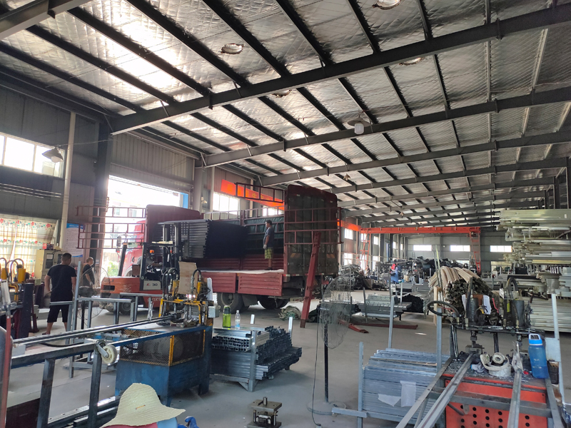 金用護(hù)欄2020年8月18日鋅鋼窗戶護(hù)欄裝車發(fā)貨！