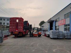 金用護欄2020年8月21日鋁合金百葉窗裝車發(fā)貨！