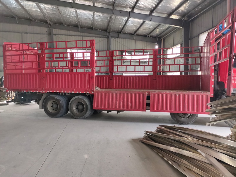 金用護欄2020年8月25日鋅鋼百葉窗發貨！