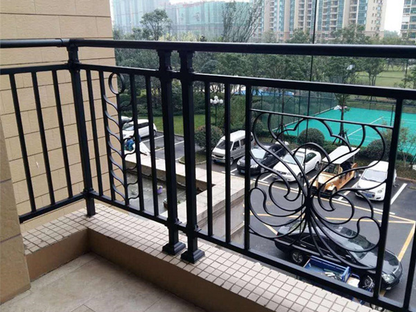 陽臺(tái)護(hù)欄代加工流程