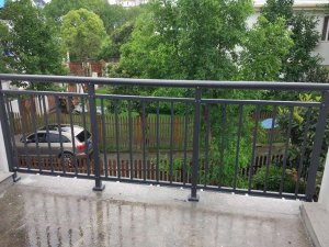 如何挑選一家好的陽臺護欄廠家？這樣挑最靠譜！