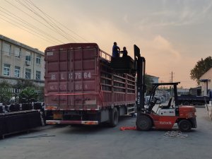 金用護欄2020年10月20日鋅鋼百葉窗發貨！