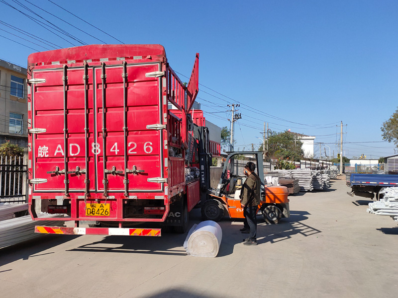 金用護(hù)欄2020年11月4日上午鋅鋼陽臺(tái)護(hù)欄發(fā)貨！