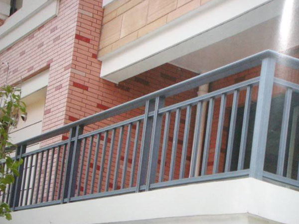 鋅鋼護(hù)欄會生銹嗎? 鋅鋼護(hù)欄會生銹嗎?