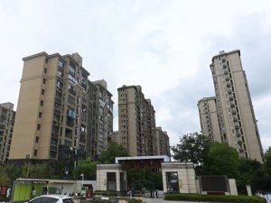 揚州聯發君悅華府小區空調欄桿、樓梯扶手定制