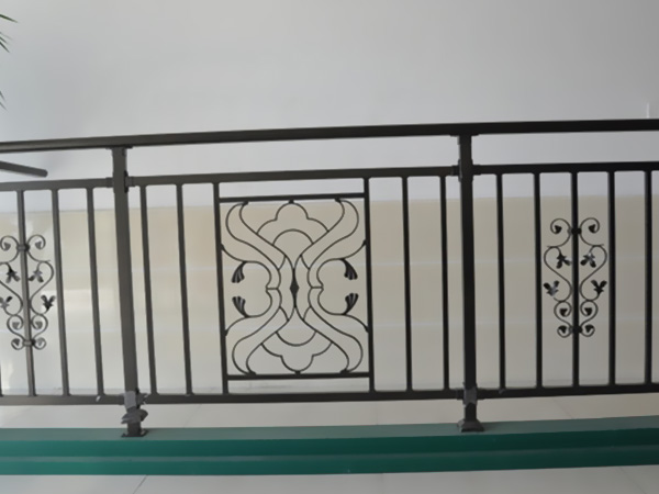 鋅鋼護(hù)欄清潔注意事項