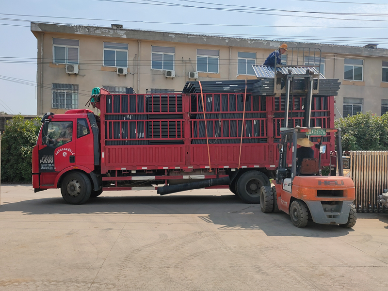 金用護欄2021年5月31日鋅鋼百葉窗發(fā)貨！