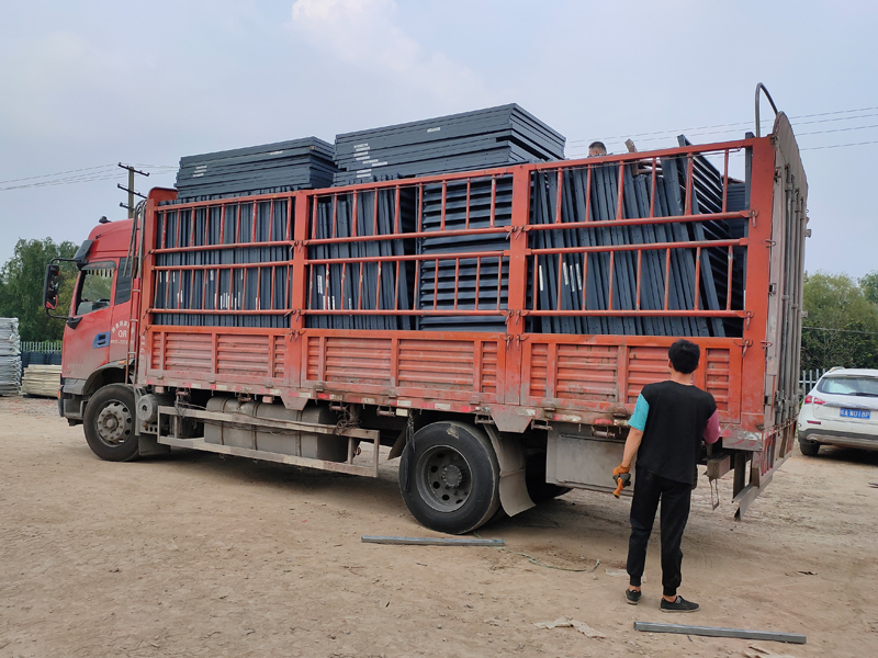 金用護欄2021年6月3日鋅鋼百葉窗發貨！