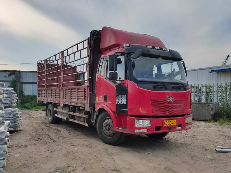 金用護欄2021年6月23日鋅鋼陽臺欄桿發貨！