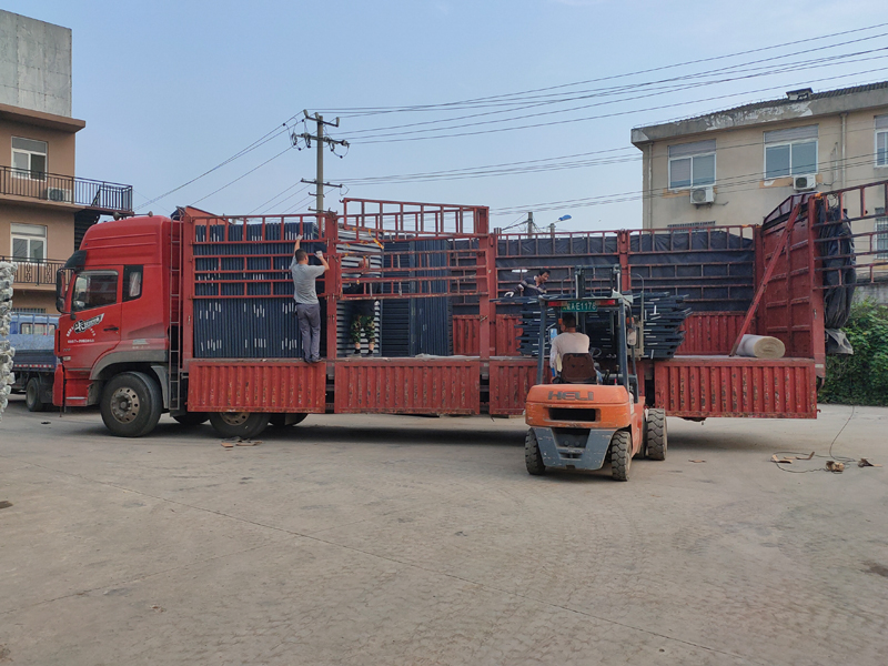 金用護(hù)欄2021年6月30日鋅鋼百葉窗發(fā)貨！