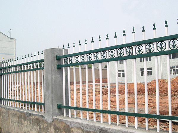 圍墻護(hù)欄多少錢一平方？