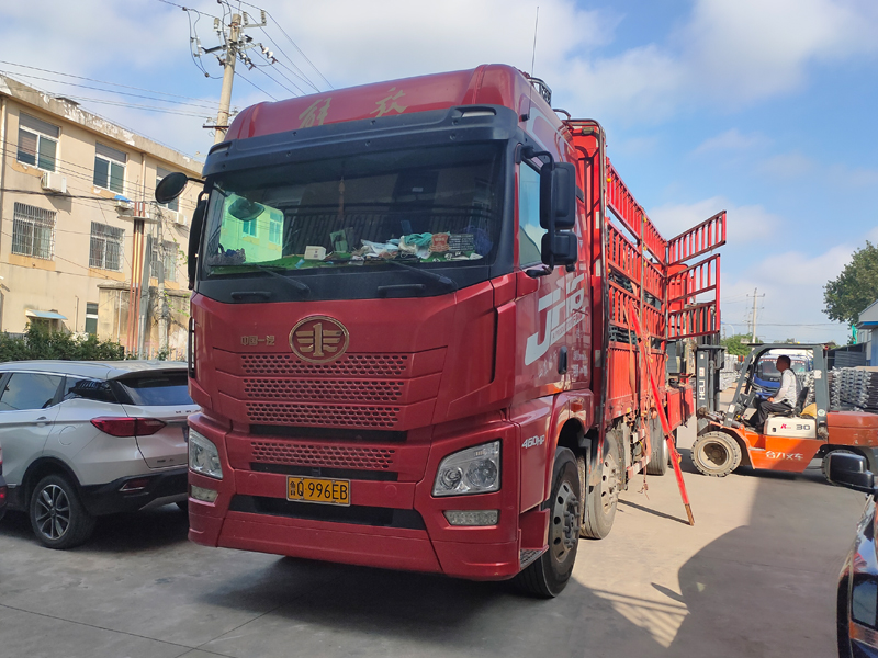 金用護(hù)欄2021年8月7日鋅鋼百葉窗發(fā)貨！