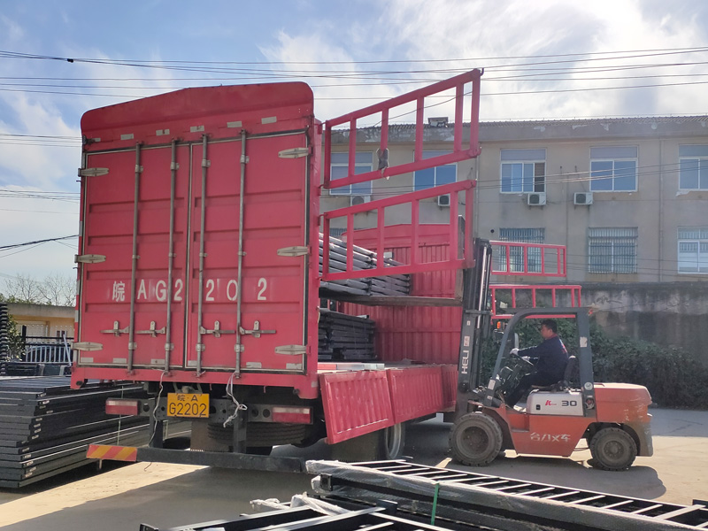 金用護欄2021年11月13日鋅鋼陽臺護欄發貨！