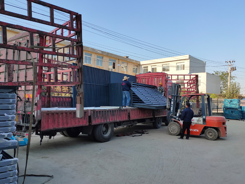 金用護欄2021年11月24日鋅鋼百葉窗發(fā)貨！