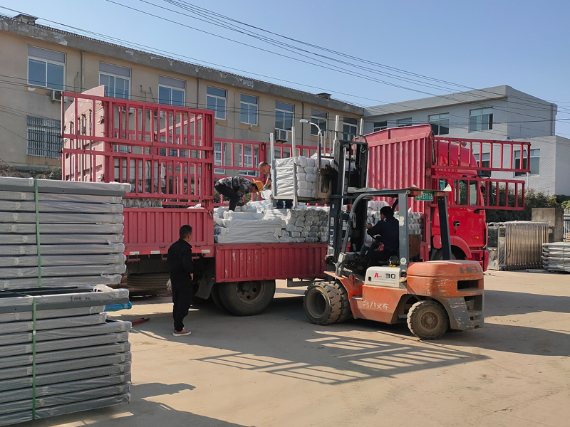 金用護(hù)欄2021年11月25日鋅鋼組裝式護(hù)欄發(fā)貨！