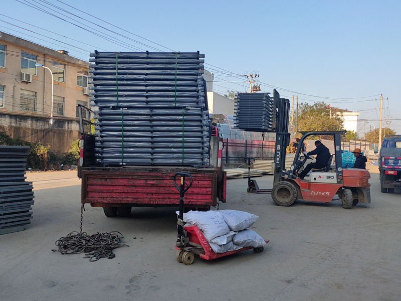 金用護欄2021年12月2日鋁合金陽臺護欄發貨！