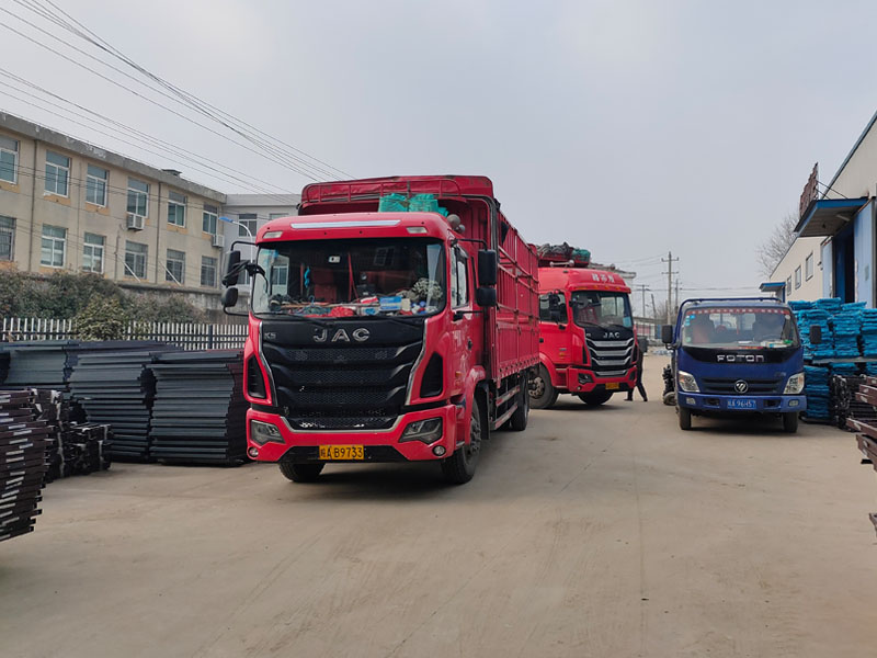  金用護欄2022年2月24日鋅鋼陽臺欄桿裝車發貨！