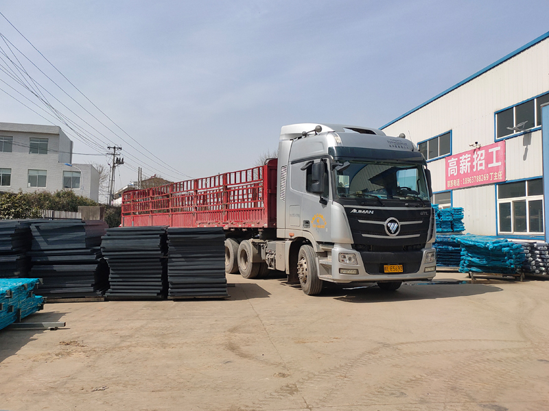 金用護欄2022年3月5日鋅鋼陽臺欄桿裝車發貨！