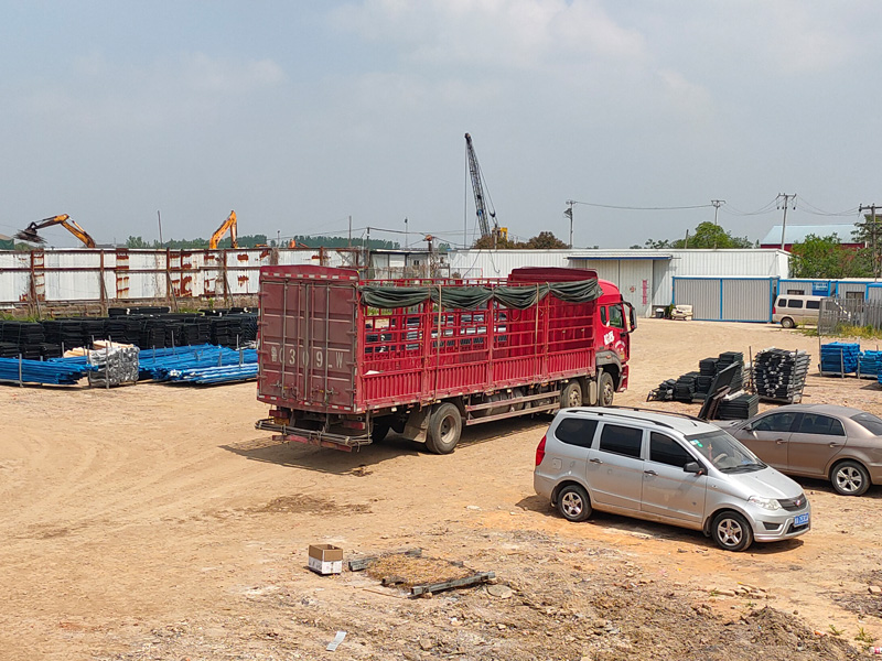 金用護(hù)欄2022年4月27日鋅鋼圍墻護(hù)欄裝車發(fā)貨! 金用護(hù)欄2022年4月27日鋅鋼圍墻護(hù)欄裝車發(fā)貨!