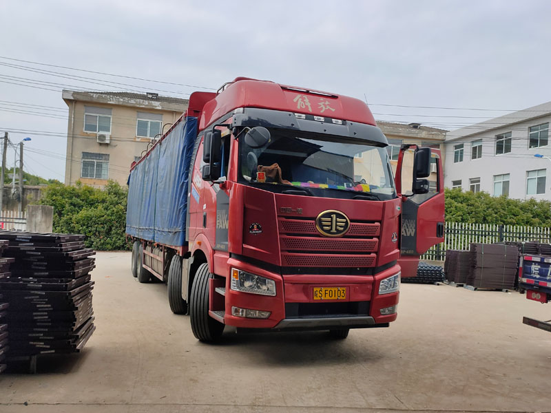 金用護欄2022年5月19日鋅鋼飄窗欄桿裝車發(fā)貨！