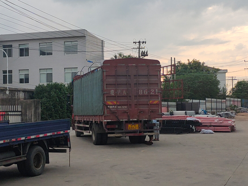 金用護欄2022年7月26日鋅鋼空調欄桿裝車發貨！