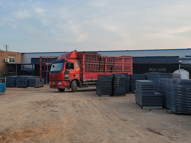 金用護欄2022年7月27日鋅鋼飄窗欄桿裝車發貨! 金用護欄2022年7月27日鋅鋼飄窗欄桿裝車發貨!