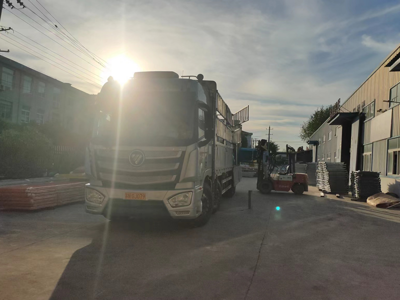 金用護欄2022年8月13日鋅鋼陽臺護欄裝車發貨! 金用護欄2022年8月13日鋅鋼陽臺護欄裝車發貨!