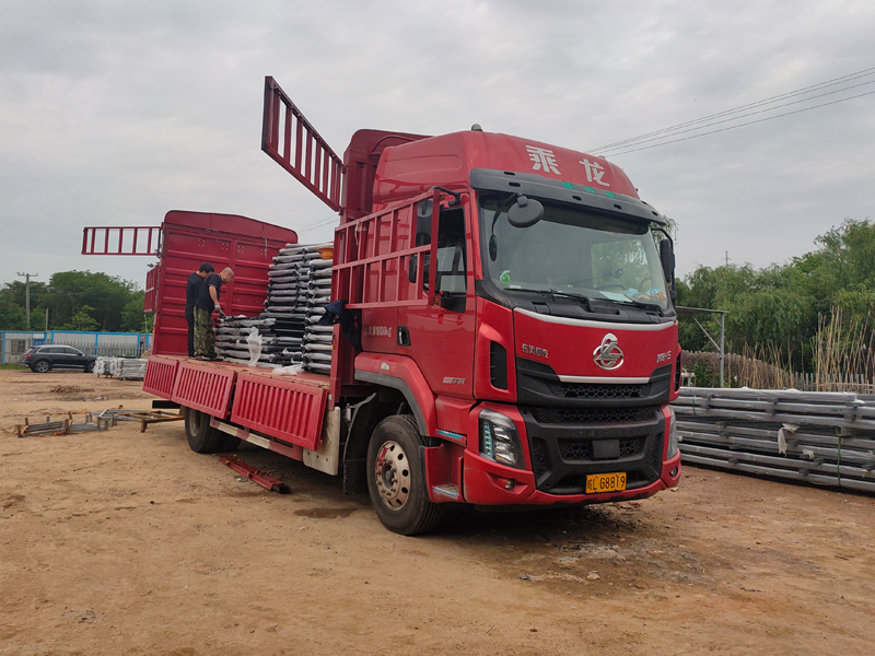 金用護欄2023年5月9日鋅鋼陽臺欄桿裝車發(fā)貨！