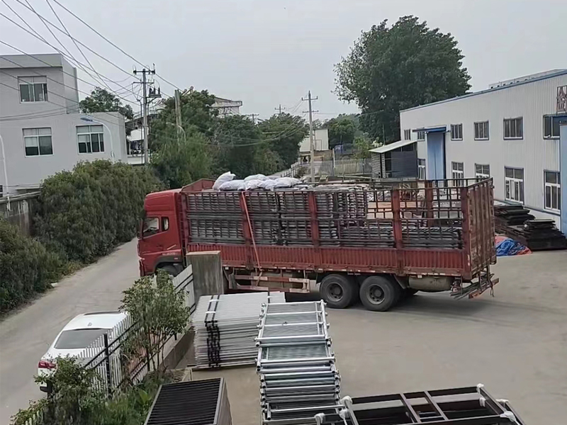 金用護欄2023年5月17日鋅鋼飄窗欄桿裝車發貨！