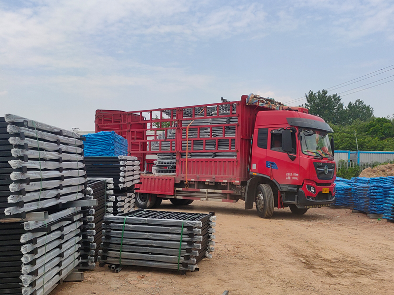 2023年6月9日陽臺護窗欄桿裝車發貨！