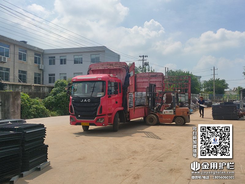 2023年8月3日鋅鋼陽臺護欄裝車發貨！