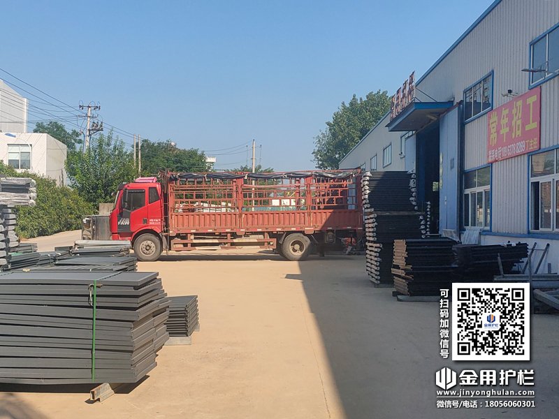 2023年8月7日鋅鋼百葉窗裝車發(fā)貨！