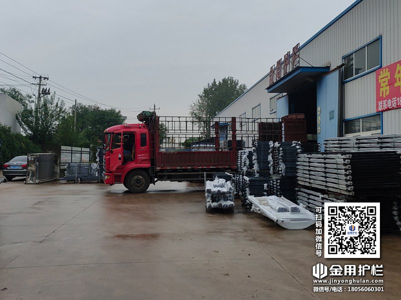 2023年9月22日鋅鋼飄窗護(hù)欄裝車發(fā)貨！