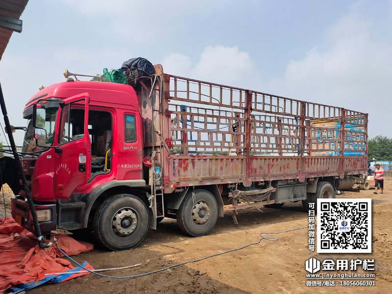 2023年9月27日鋅鋼百葉窗裝車發貨！