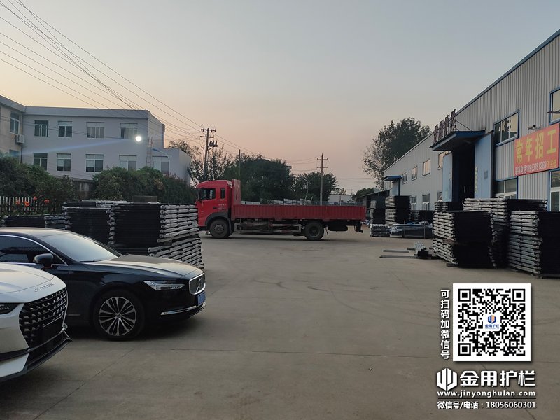 2023年10月20日鋅鋼圍墻護欄裝車發貨! 2023年10月20日鋅鋼圍墻護欄裝車發貨!