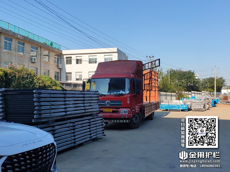 2023年10月23日鋅鋼百葉窗裝車發(fā)貨！