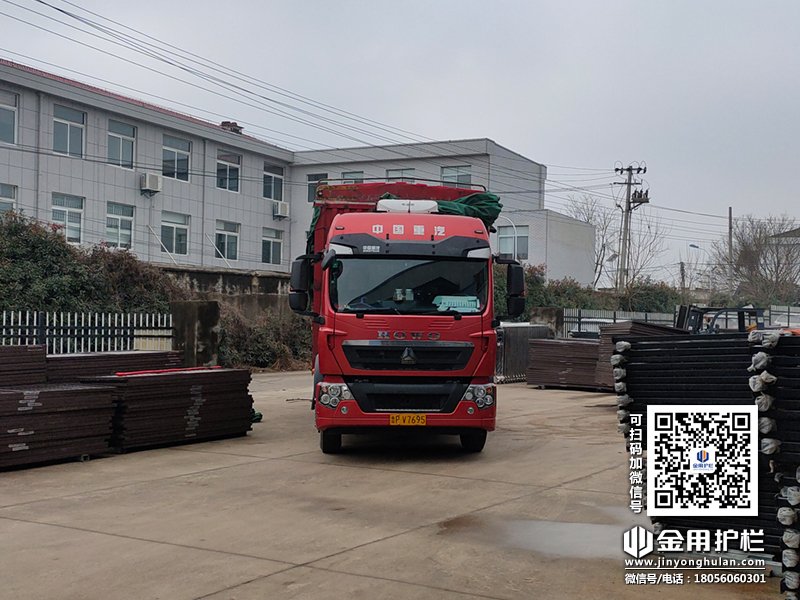 2024年1月5日鋅鋼百葉窗裝車發貨！