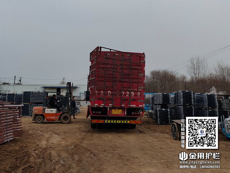 2024年1月8日鋅鋼樓梯欄桿裝車發(fā)貨！