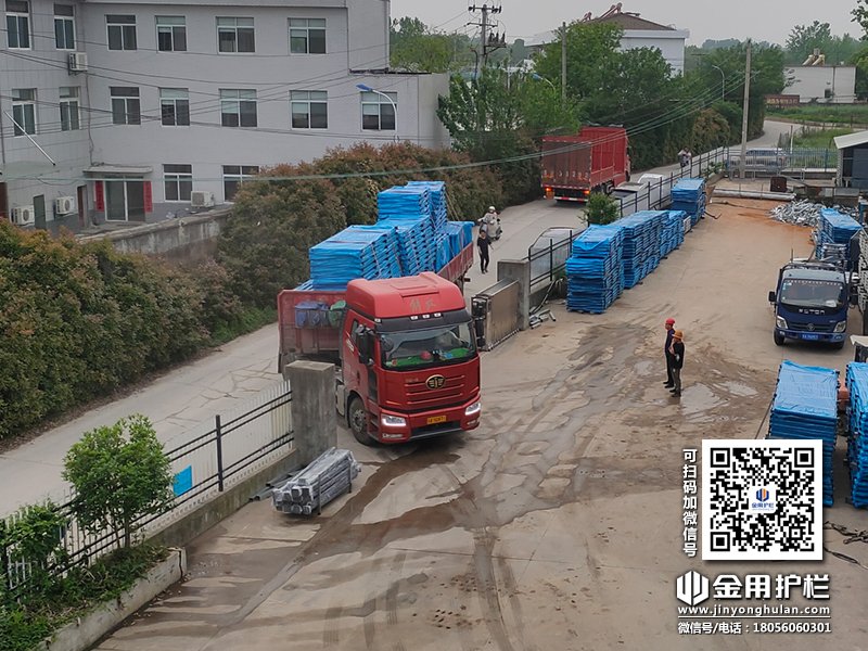 2024年4月20日鋅鋼陽臺欄桿裝車發貨! 2024年4月20日鋅鋼陽臺欄桿裝車發貨!