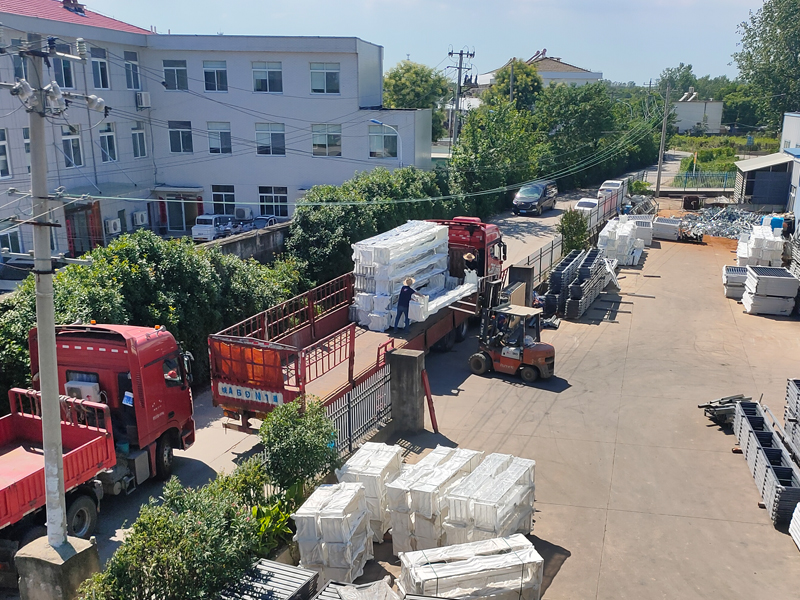 2024年7月31日鋅鋼護(hù)窗欄桿裝車發(fā)貨! 2024年7月31日鋅鋼護(hù)窗欄桿裝車發(fā)貨!