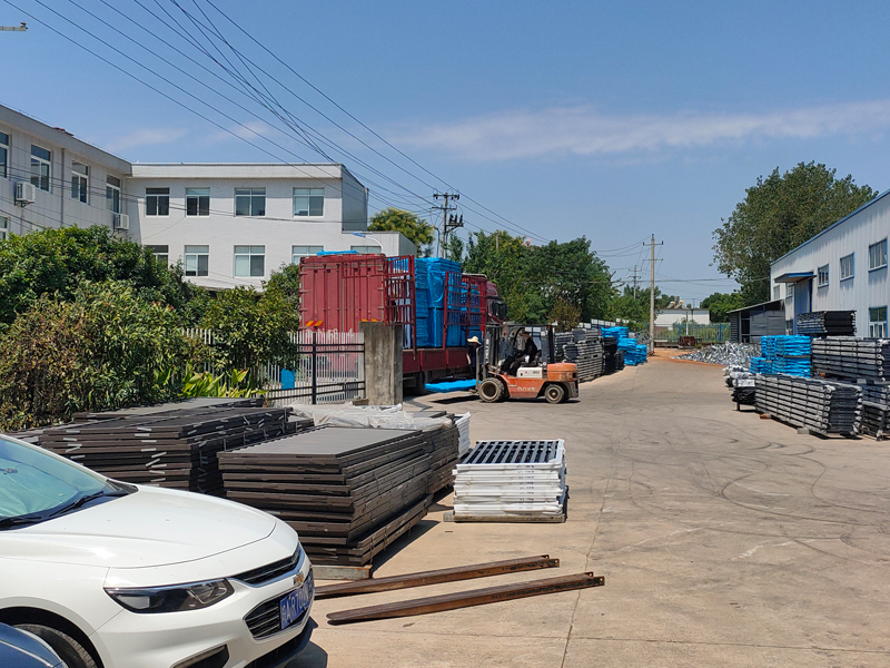 2024年8月6日鋅鋼陽臺護(hù)欄裝車發(fā)貨！