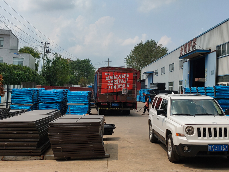 2024年8月30日鋅鋼百葉窗裝車發貨！