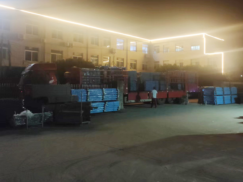 2024年9月30日鋅鋼陽臺欄桿裝車發貨！