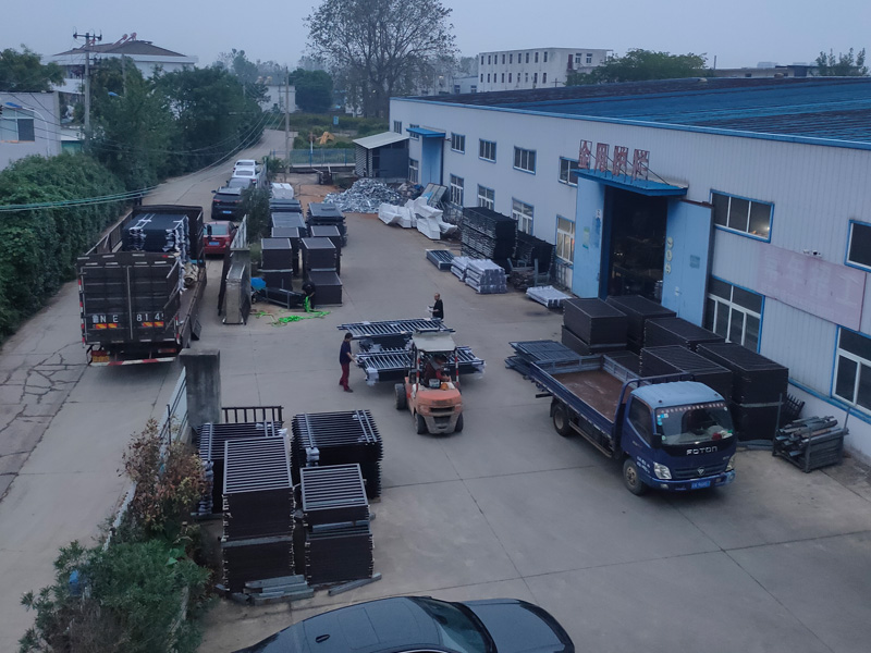 2024年10月17日鋅鋼圍墻護欄裝車發(fā)貨! 2024年10月17日鋅鋼圍墻護欄裝車發(fā)貨!