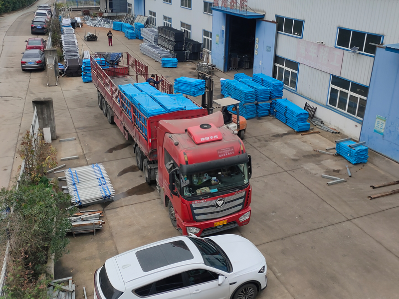 2024年11月21日鋅鋼陽臺護欄裝車發(fā)貨！