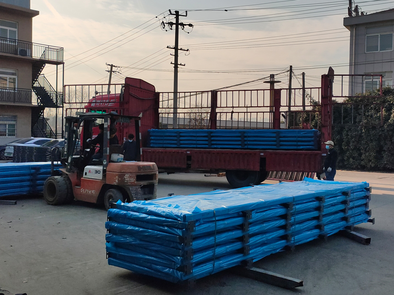 2024年12月28日鋅鋼陽臺欄桿裝車發貨！