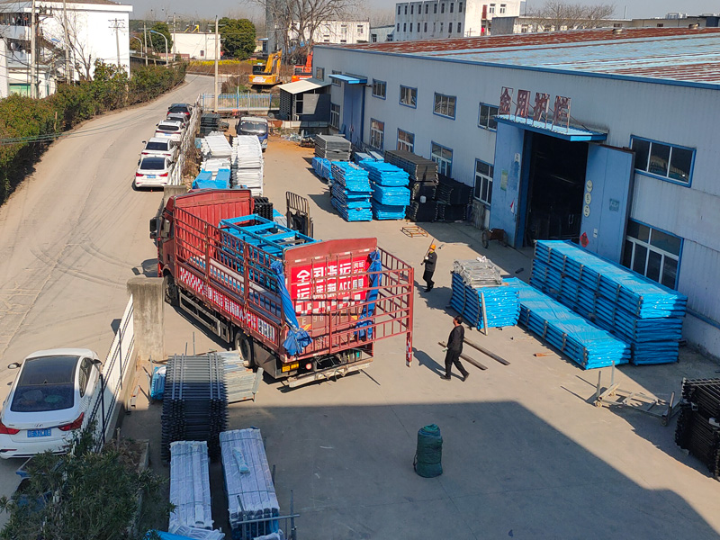 2025年3月20日鋅鋼玻璃護欄裝車發貨! 2025年3月20日鋅鋼玻璃護欄裝車發貨!